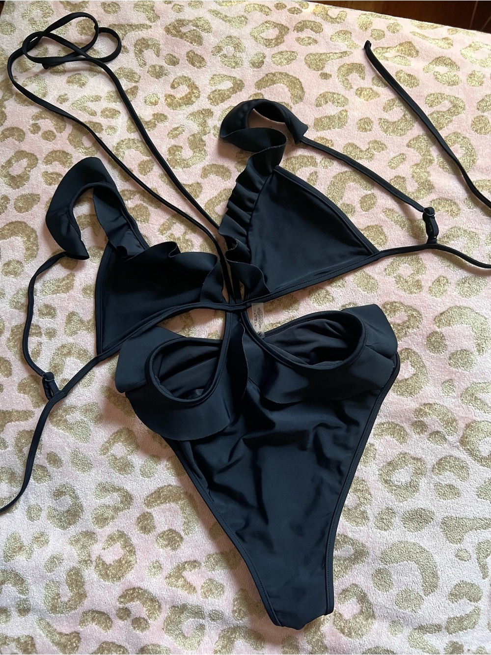 DEVON WINDSOR Black Ruffle Triangle Bikini Set one piece ruffled fashionable